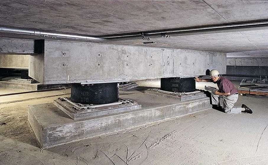 Diseño de Aislación Sísmica de Base en Buin: Análisis Técnico y Aplicación Local